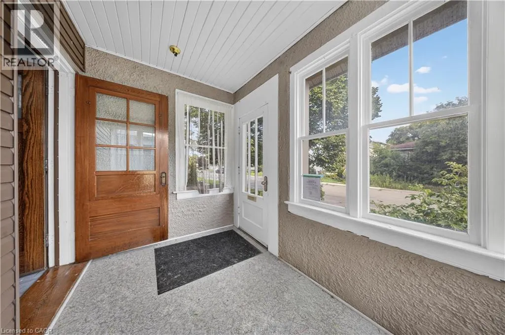 145 ALBERT Street W