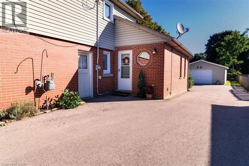 7 MARTIN Avenue