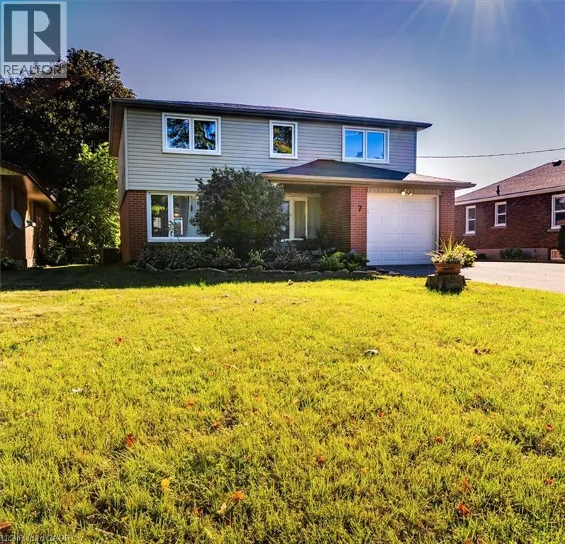 7 MARTIN Avenue