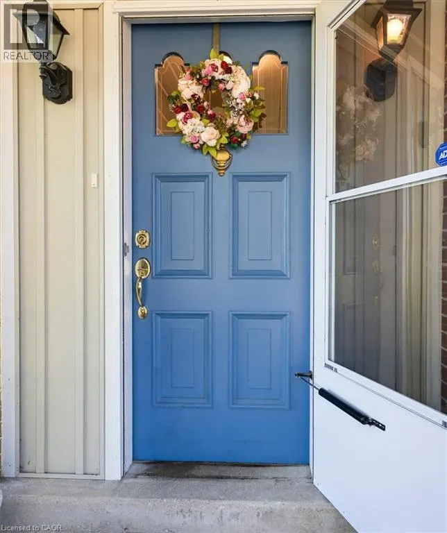 7 MARTIN Avenue
