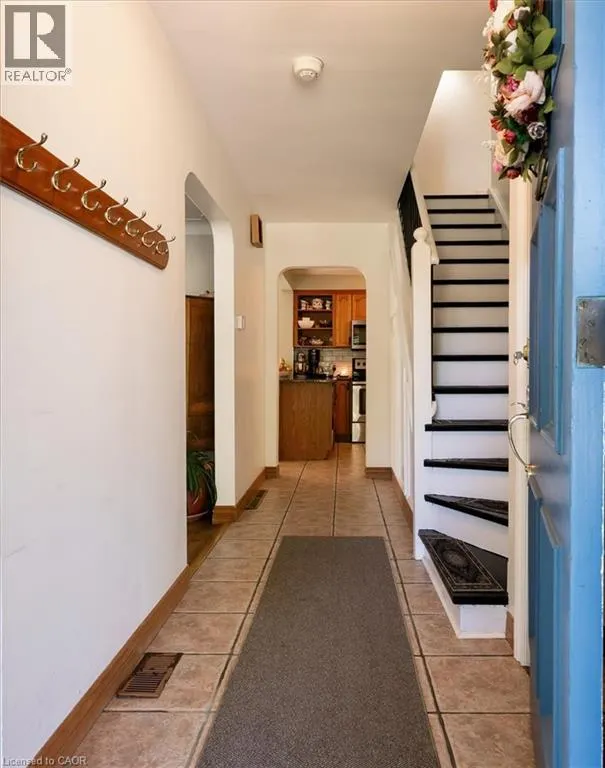 7 MARTIN Avenue