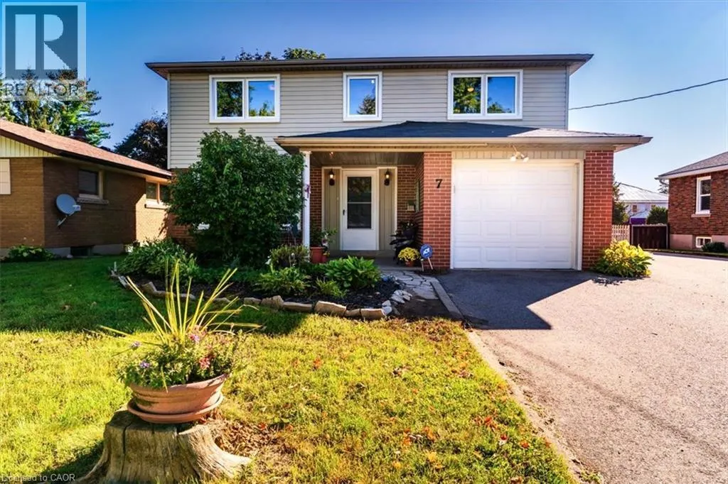 7 MARTIN Avenue