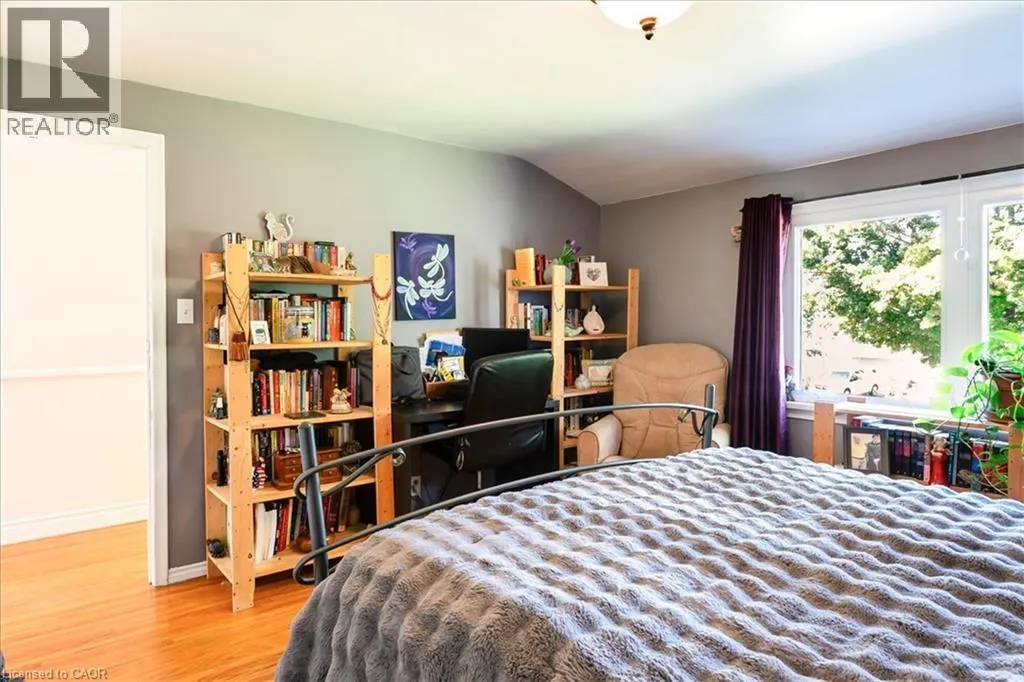 7 MARTIN Avenue