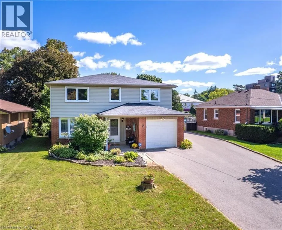 7 MARTIN Avenue