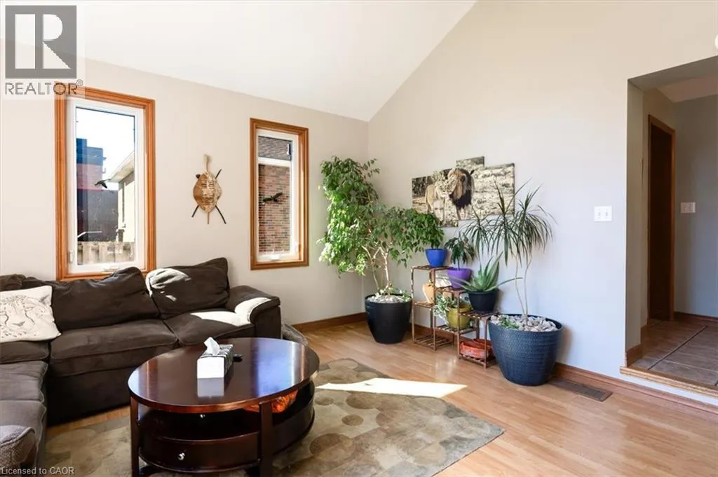 7 MARTIN Avenue