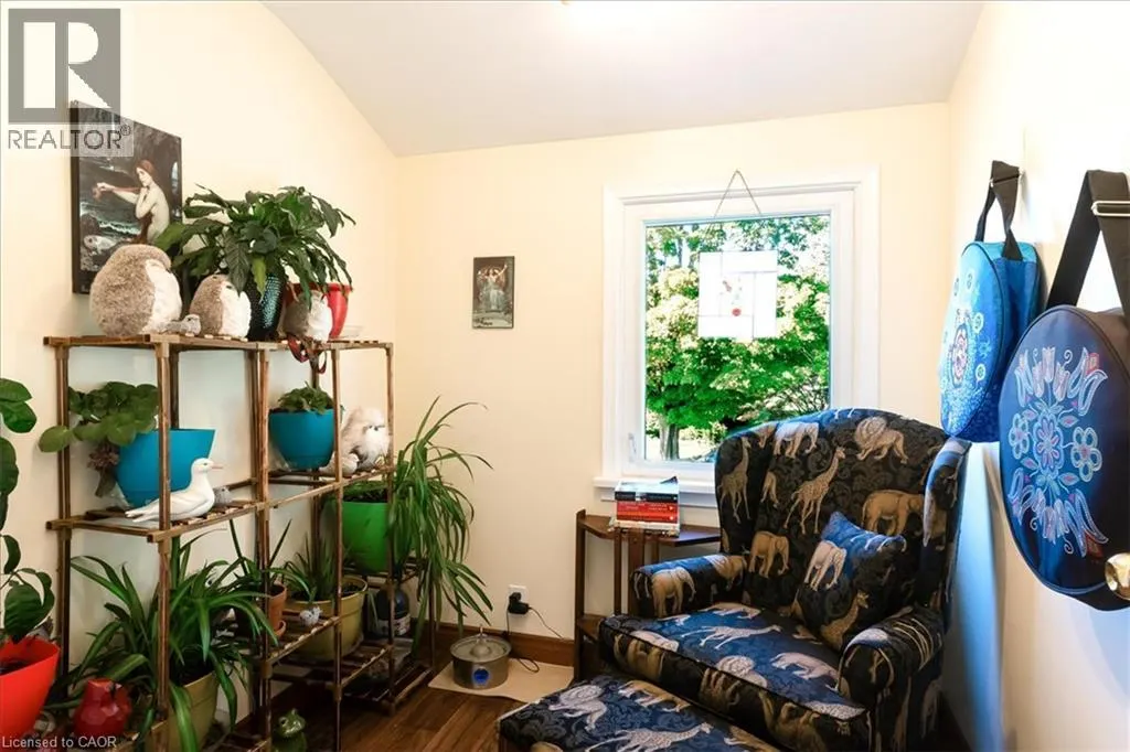 7 MARTIN Avenue