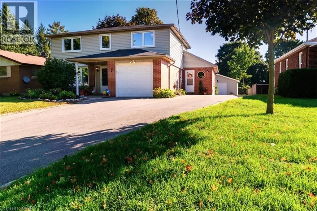7 MARTIN Avenue
