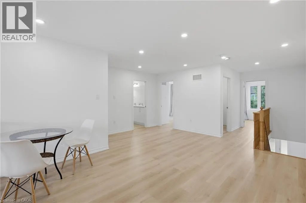 12 GEORGE Manor