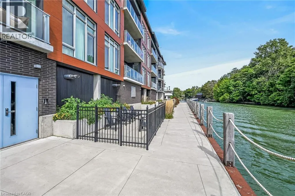 38 HARBOUR Street Unit# 304 #304