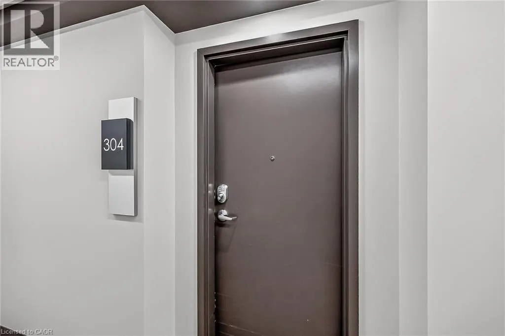 38 HARBOUR Street Unit# 304 #304