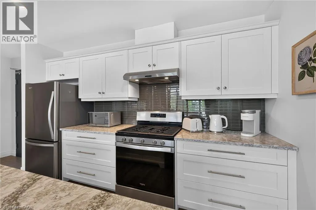 38 HARBOUR Street Unit# 304 #304