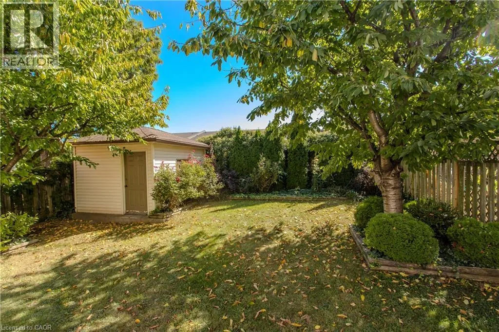 14 ELLINGTON Avenue