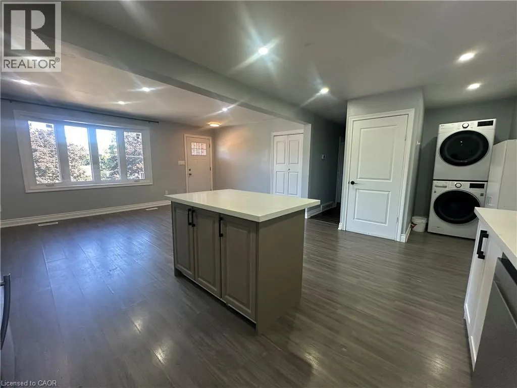 16 POPLAR Street Unit# Upper #Upper