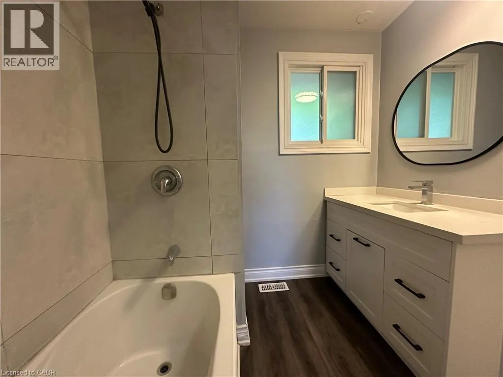 16 POPLAR Street Unit# Upper #Upper