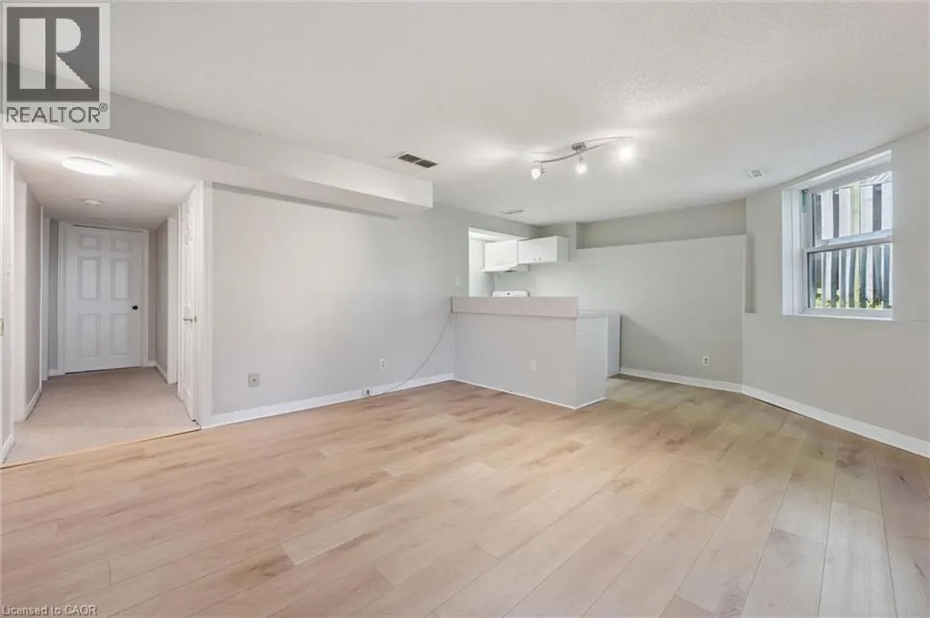 512 THORNDALE Drive