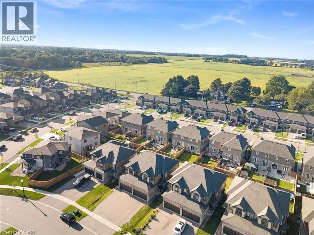 109 LINKS Crescent