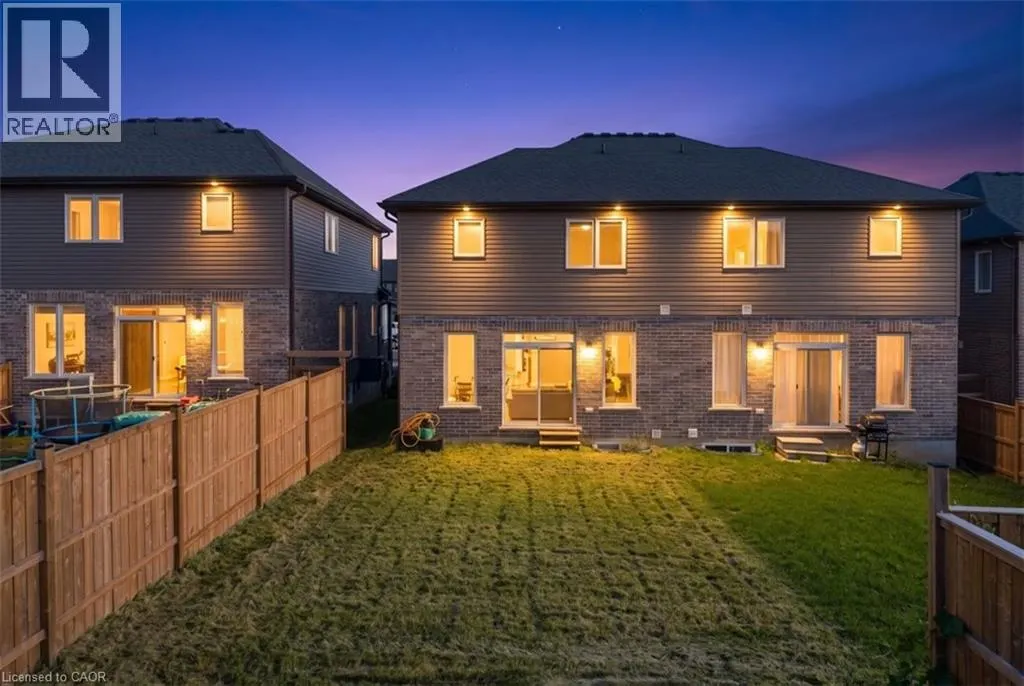 109 LINKS Crescent