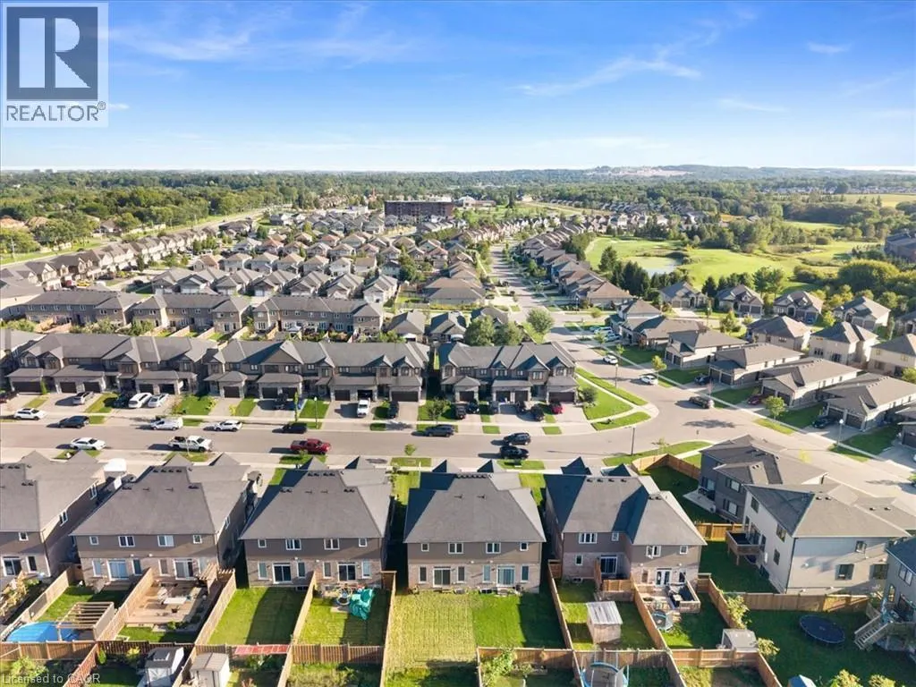 109 LINKS Crescent