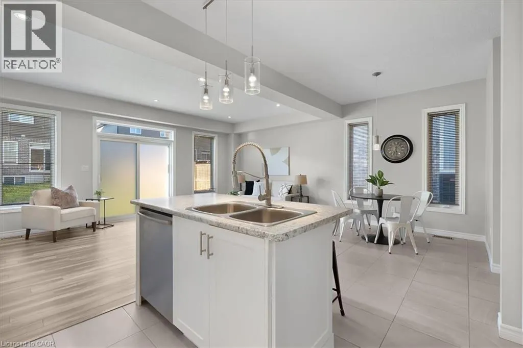 109 LINKS Crescent