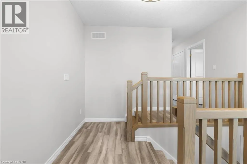 109 LINKS Crescent