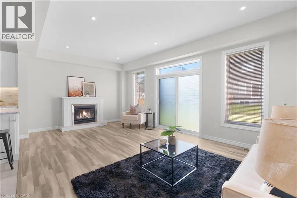 109 LINKS Crescent