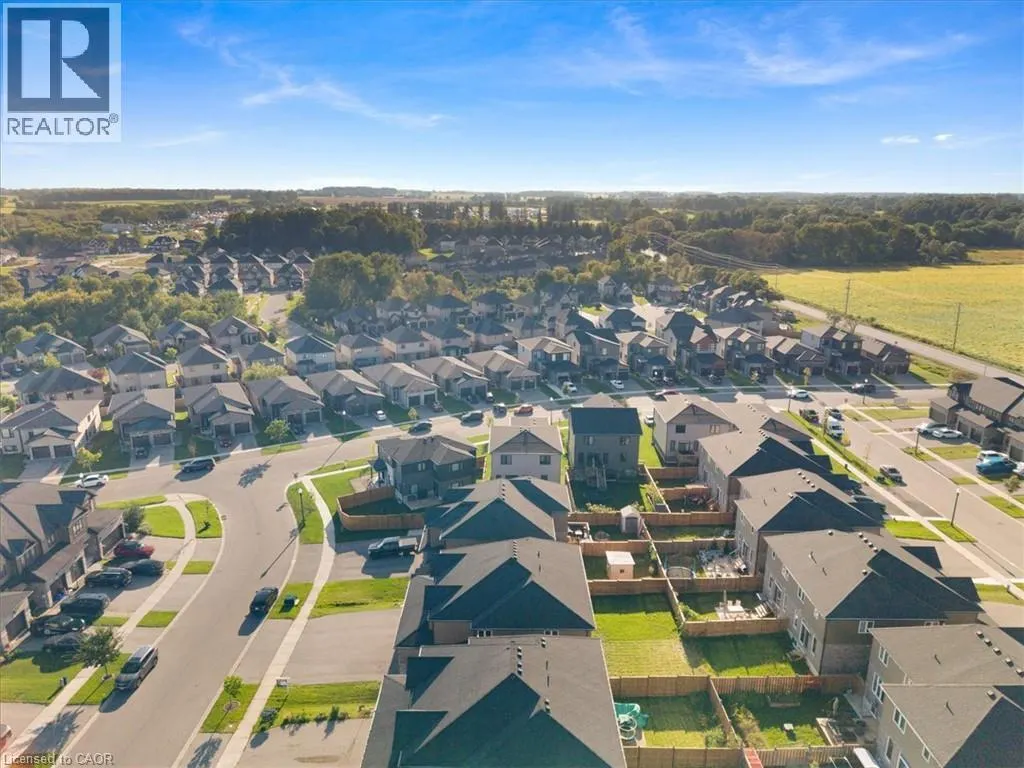109 LINKS Crescent