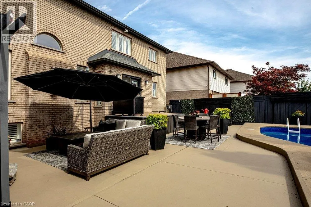 55 CHIANTI Crescent