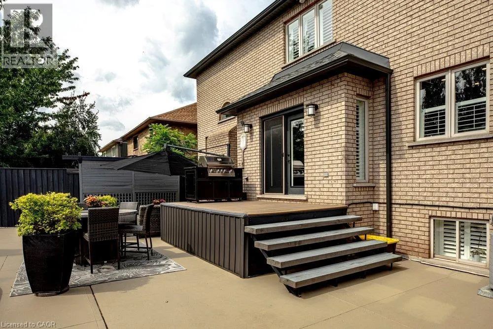 55 CHIANTI Crescent