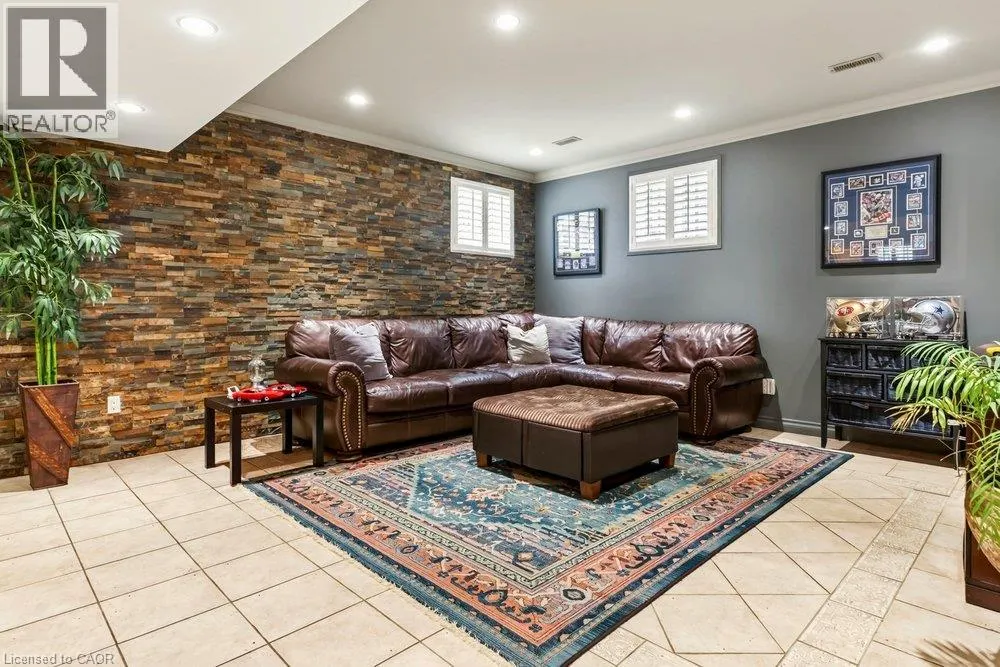 55 CHIANTI Crescent