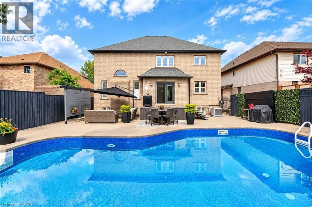 55 CHIANTI Crescent