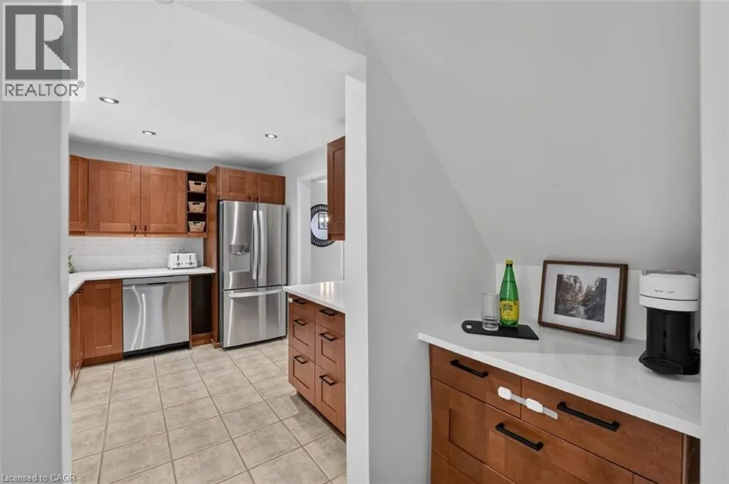 173 MAIN Street W