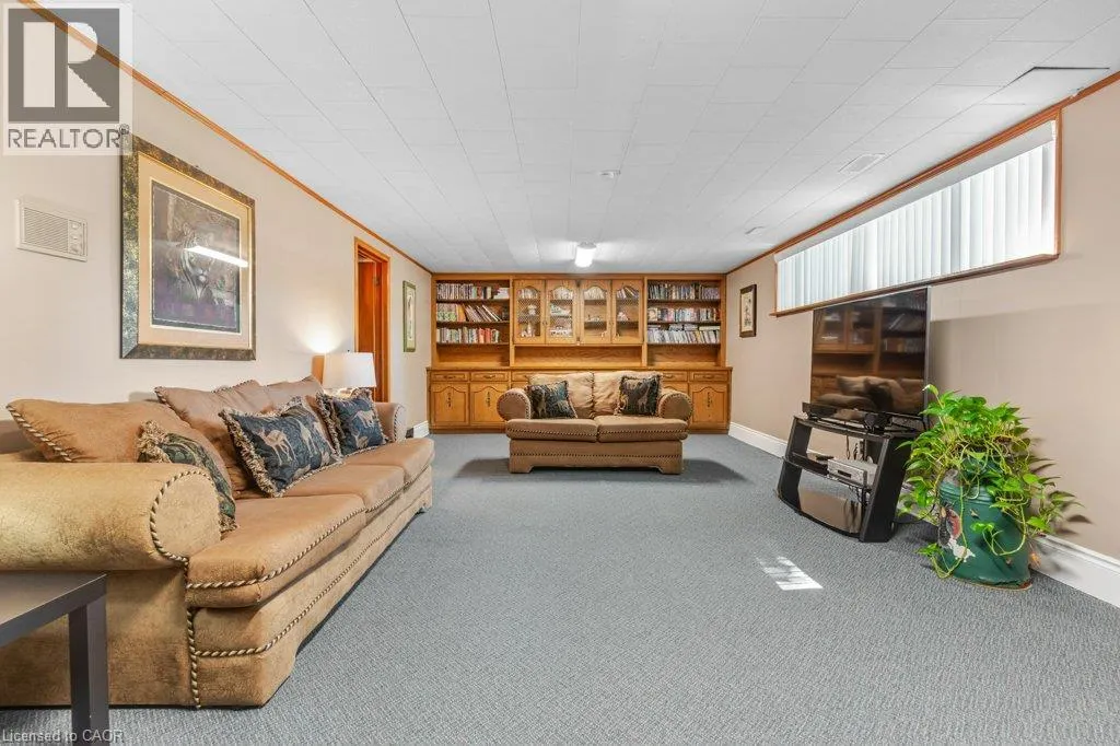 11 GREY OWL Drive