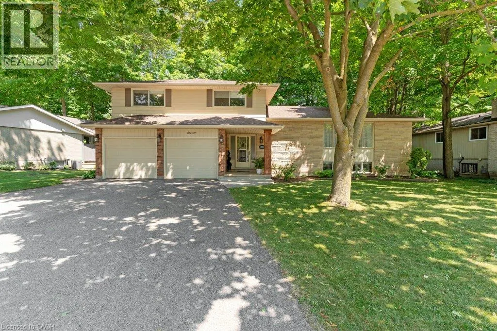 11 GREY OWL Drive