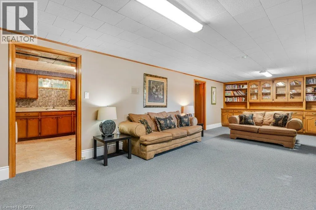 11 GREY OWL Drive
