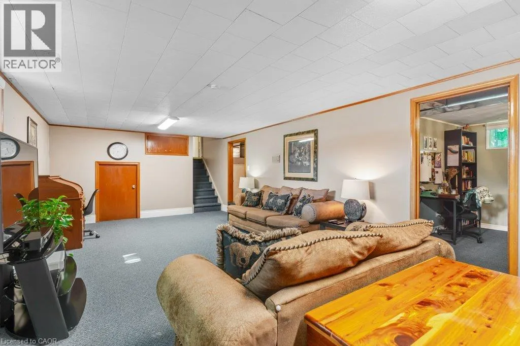 11 GREY OWL Drive
