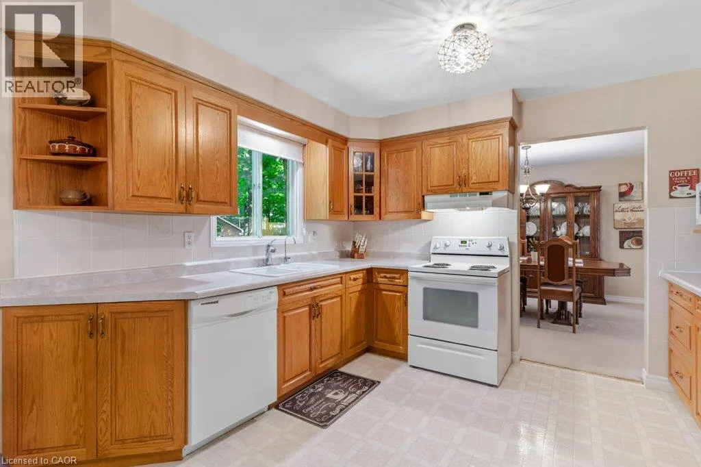 11 GREY OWL Drive