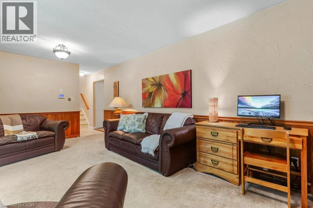 11 GREY OWL Drive