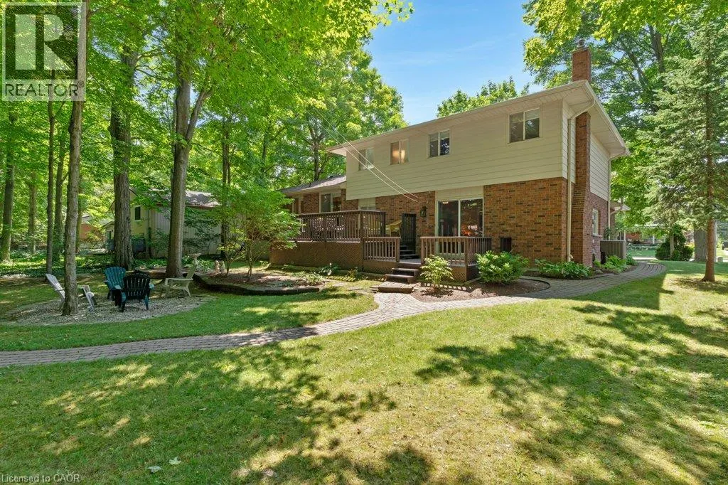 11 GREY OWL Drive