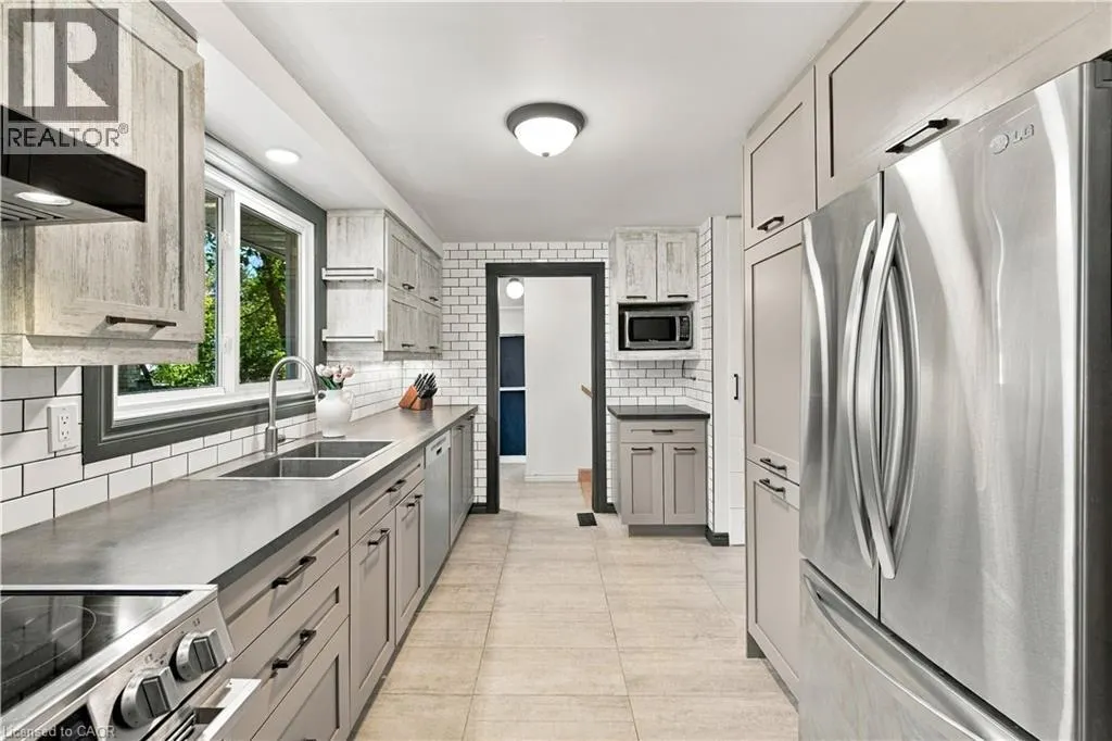 178 LAURENTIAN Drive