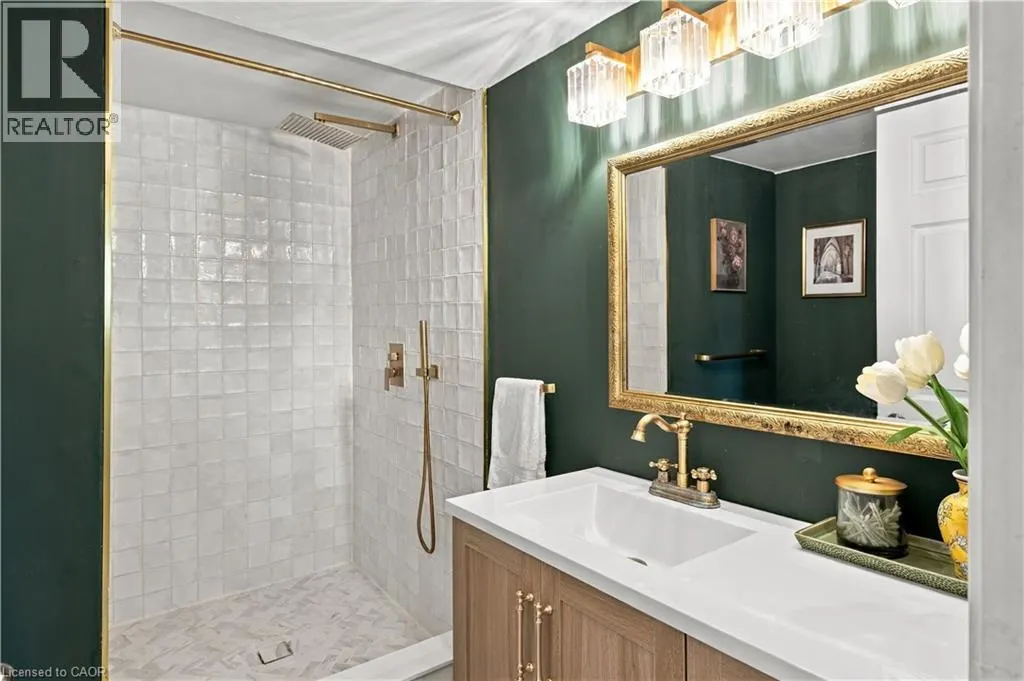 178 LAURENTIAN Drive