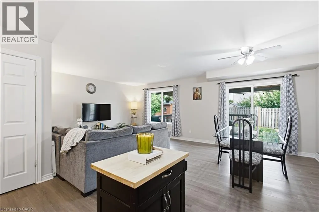 801 HUNTERS GATE Crescent