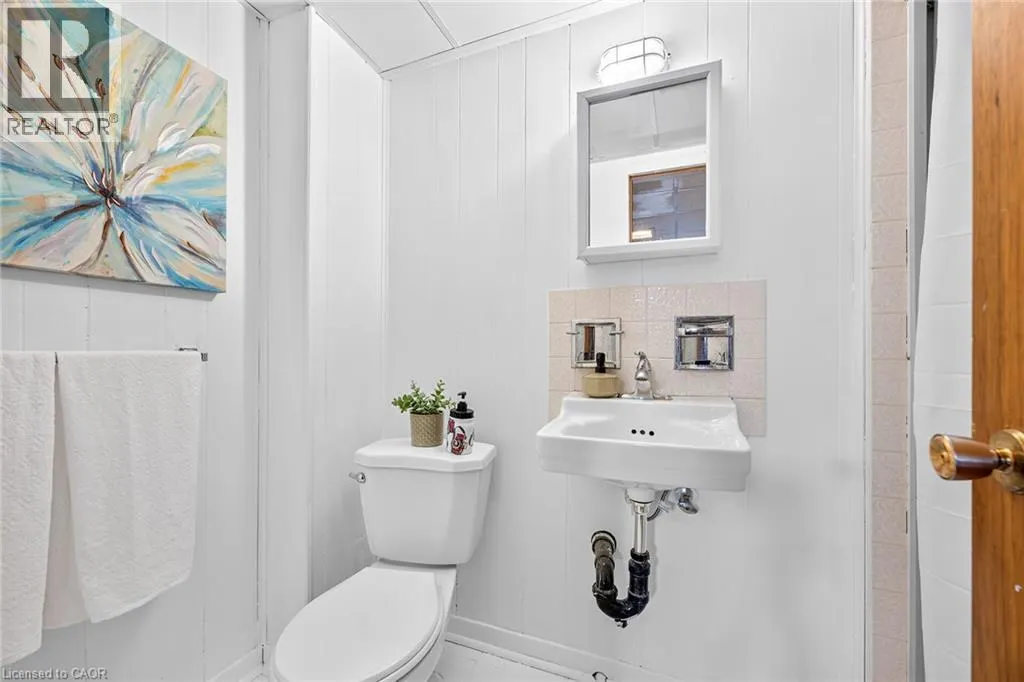 1308 REDBANK Crescent