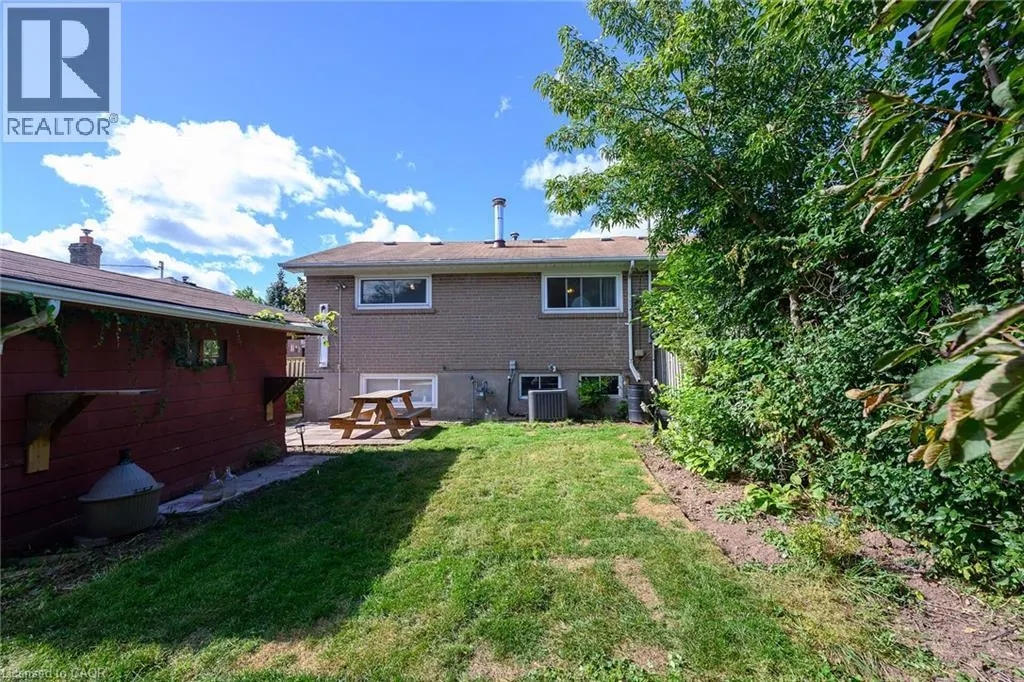 1308 REDBANK Crescent