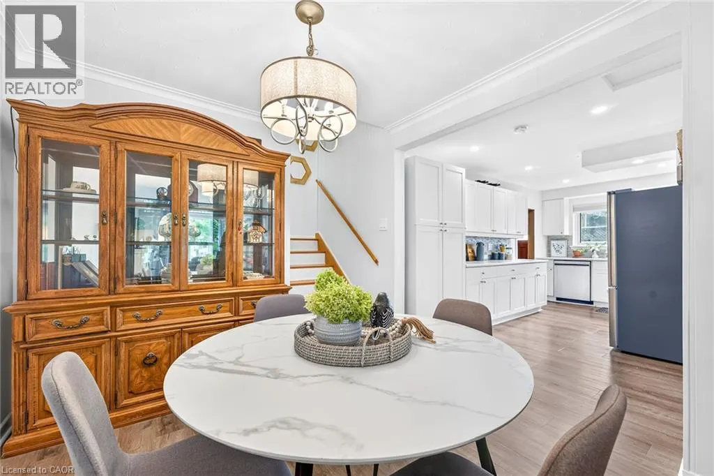 1308 REDBANK Crescent