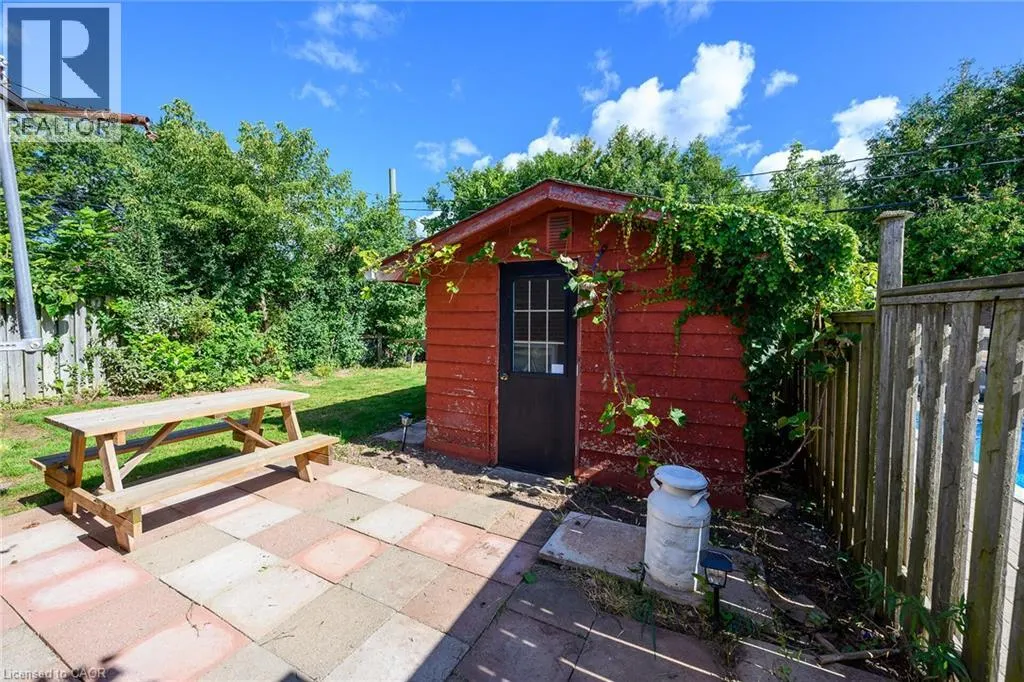 1308 REDBANK Crescent