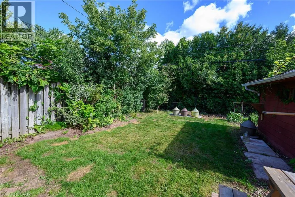 1308 REDBANK Crescent