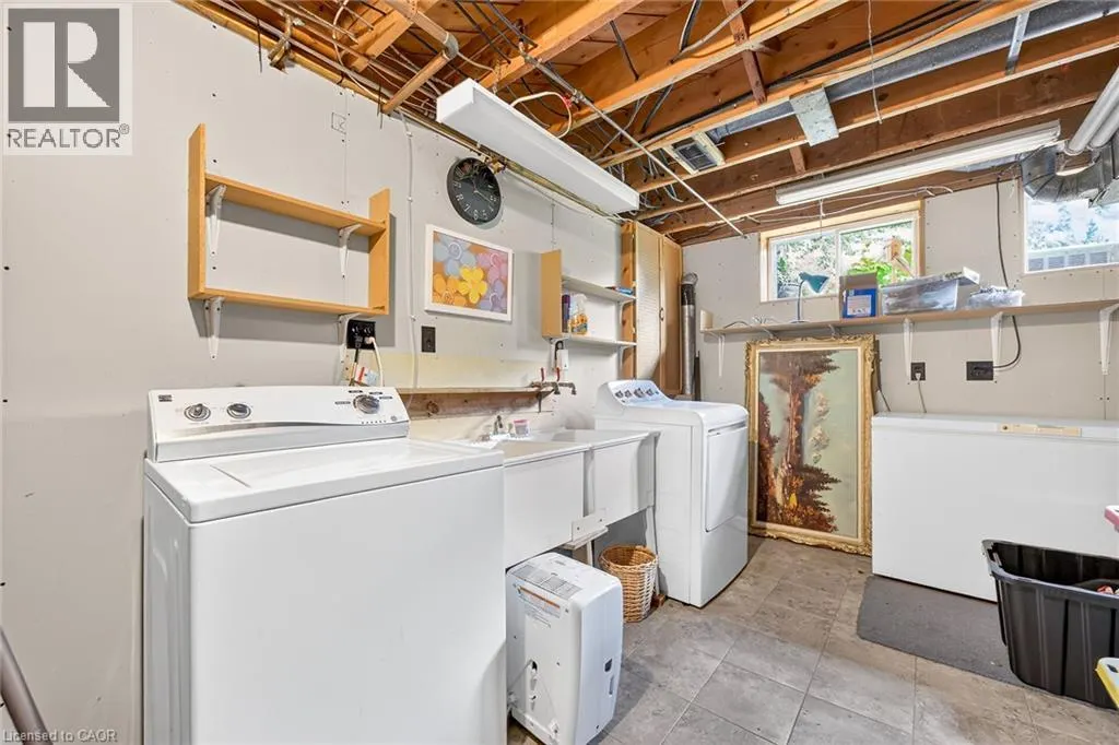 1308 REDBANK Crescent
