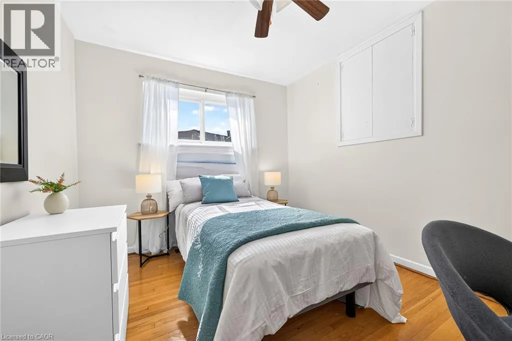 1308 REDBANK Crescent