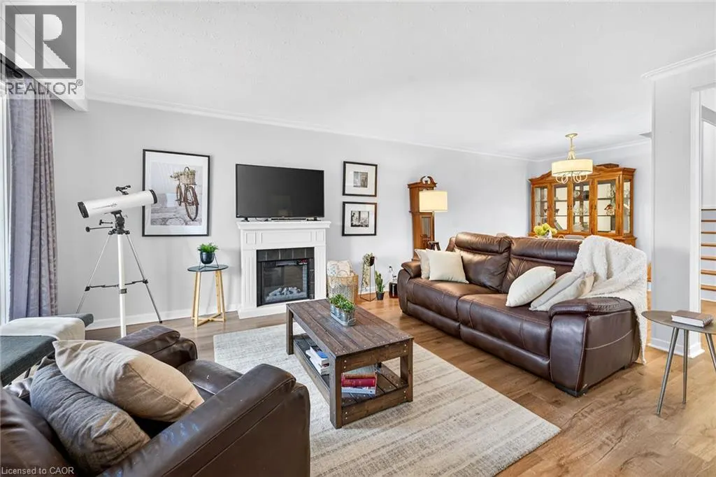 1308 REDBANK Crescent