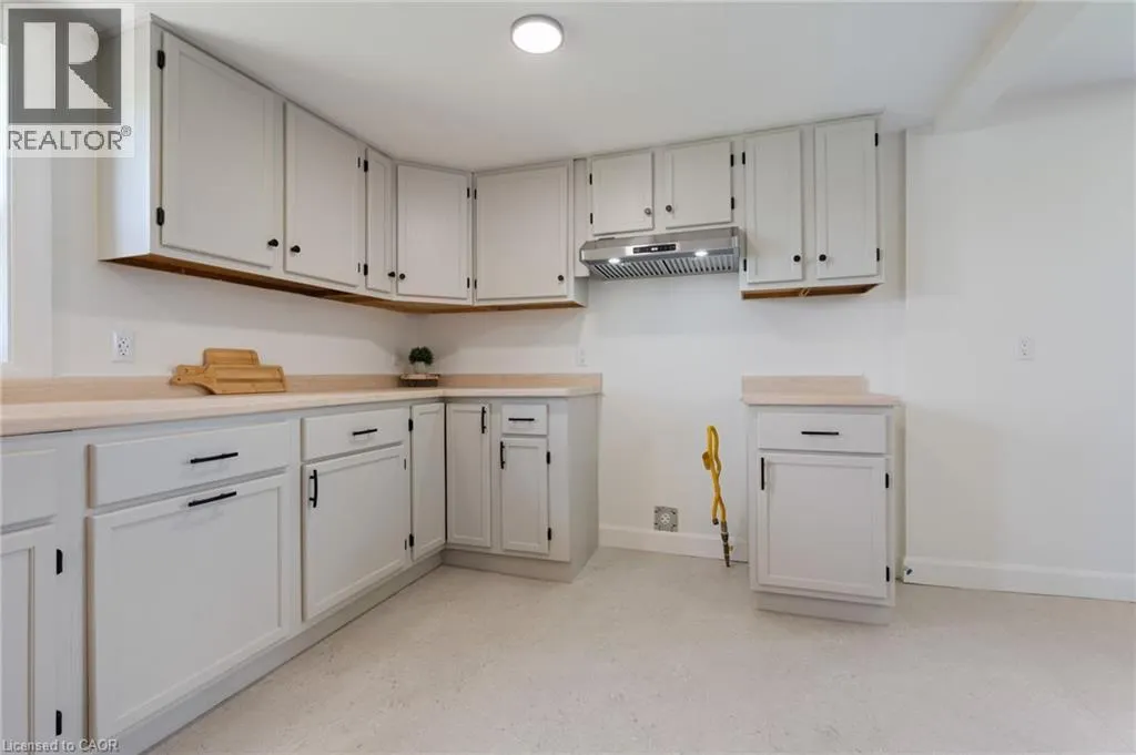 471 LYNEDOCH Road